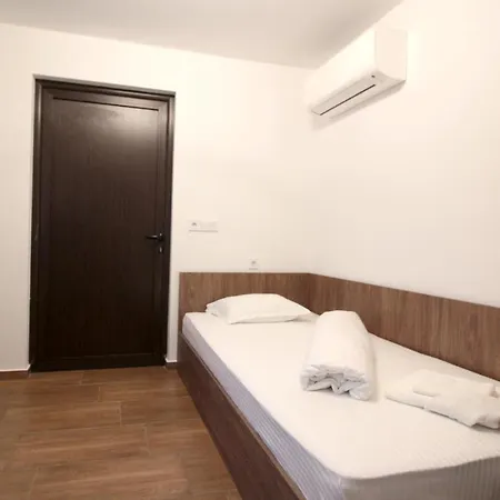 бялата къща 2 Zlatograd
