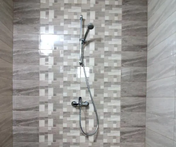 Guest house бялата къща 2 3*