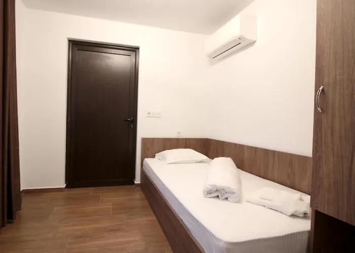 бялата къща 2 Zlatograd